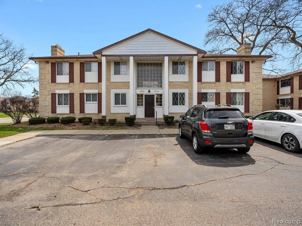 29272 GLOEDE Drive, Warren, MI 48088
