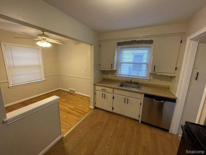 Royal Oak, MI 48073,3351 GARDEN Avenue