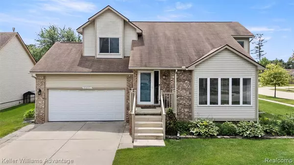 Livonia, MI 48154,27497 Oakley Street