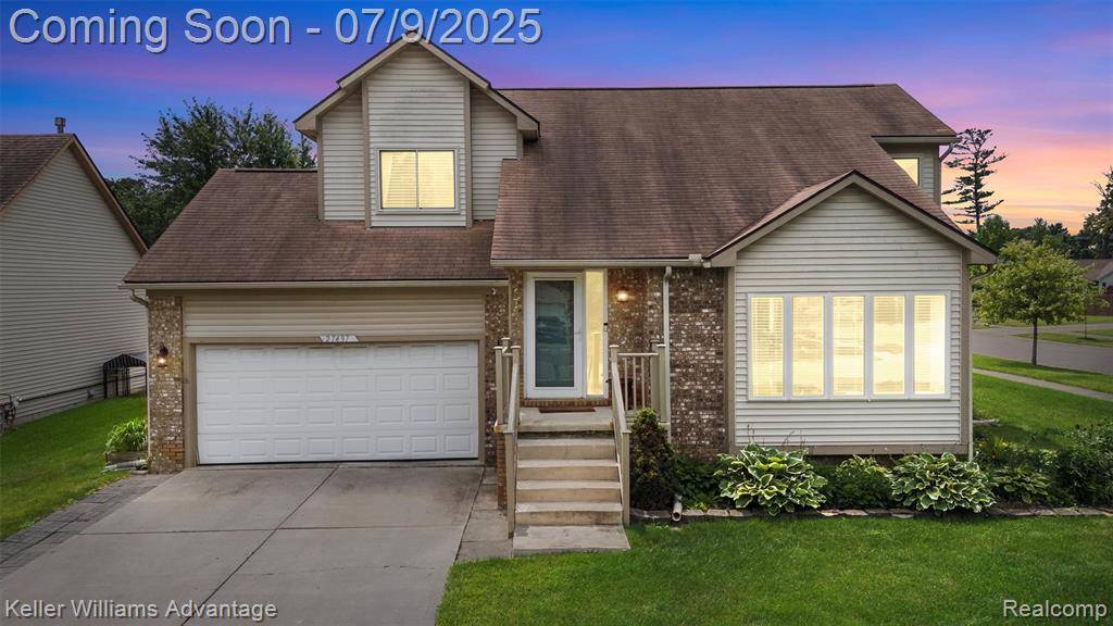 27497 Oakley Street, Livonia, MI 48154
