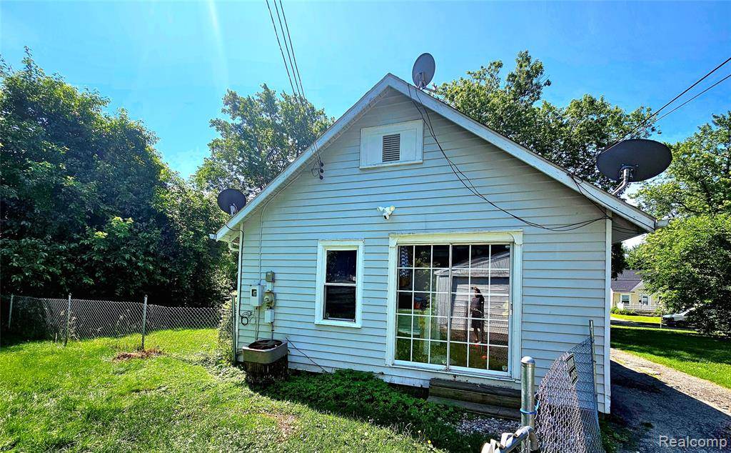 Pontiac, MI 48340,675 E Beverly Avenue