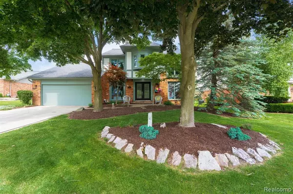 1819 Quincy Drive, Rochester Hills, MI 48306