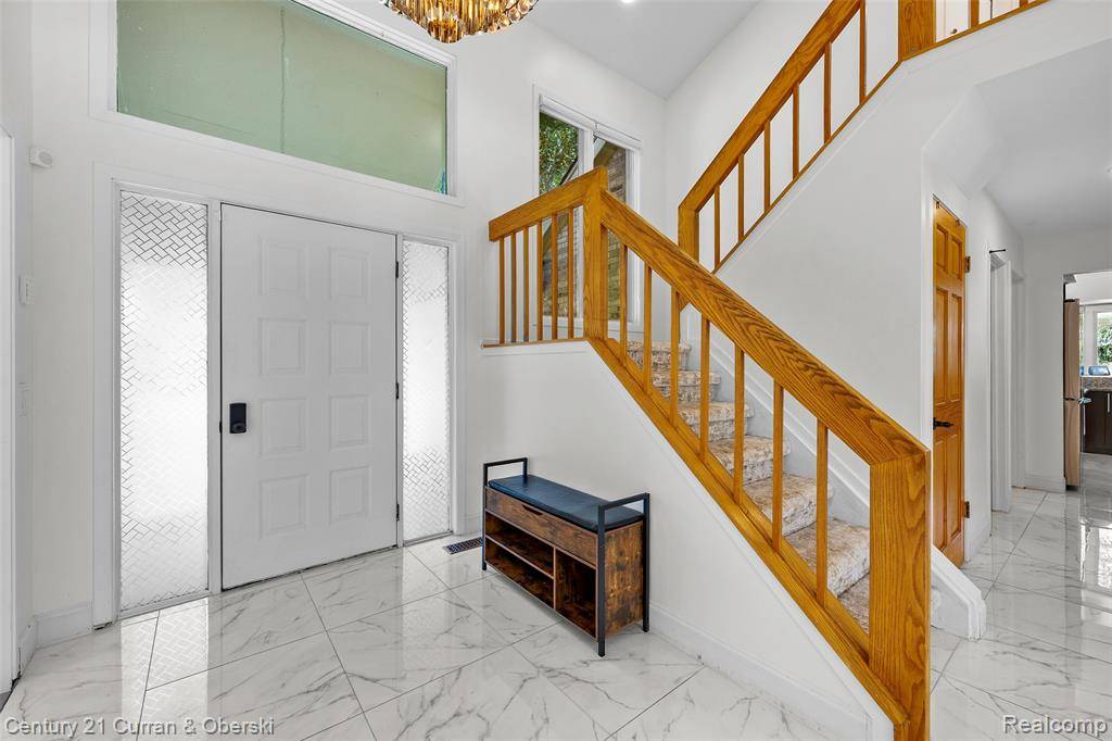 West Bloomfield, MI,5120 Langlewood Court