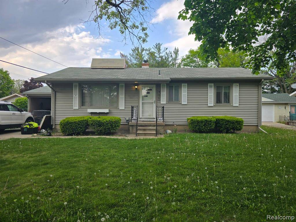 711 Moore Street, Owosso, MI 48867