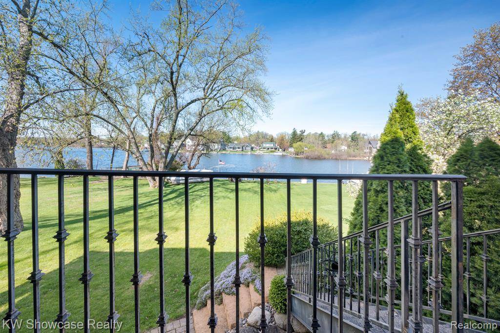 Commerce Twp, MI 48382,3190 EDGEWOOD PARK Drive