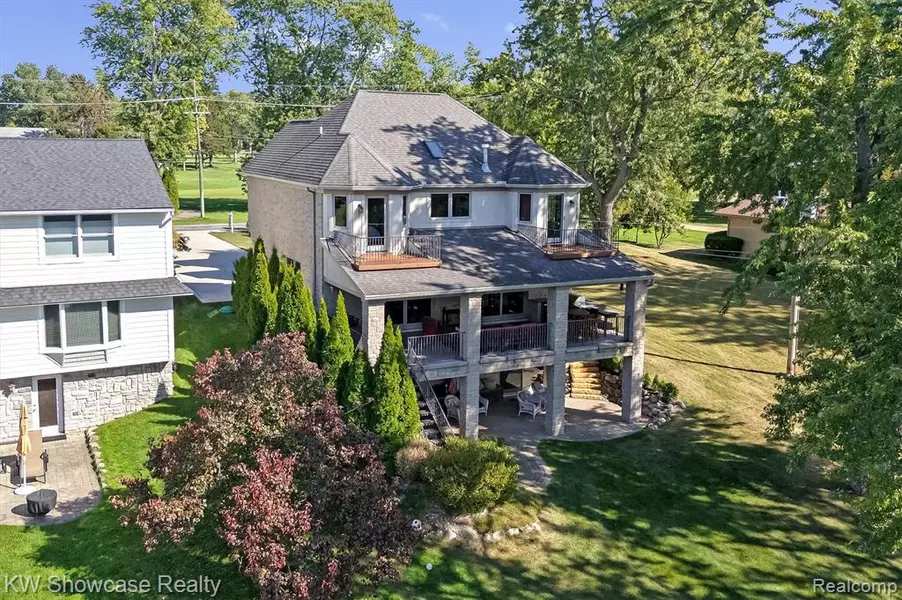 3190 EDGEWOOD PARK Drive, Commerce Twp, MI 48382