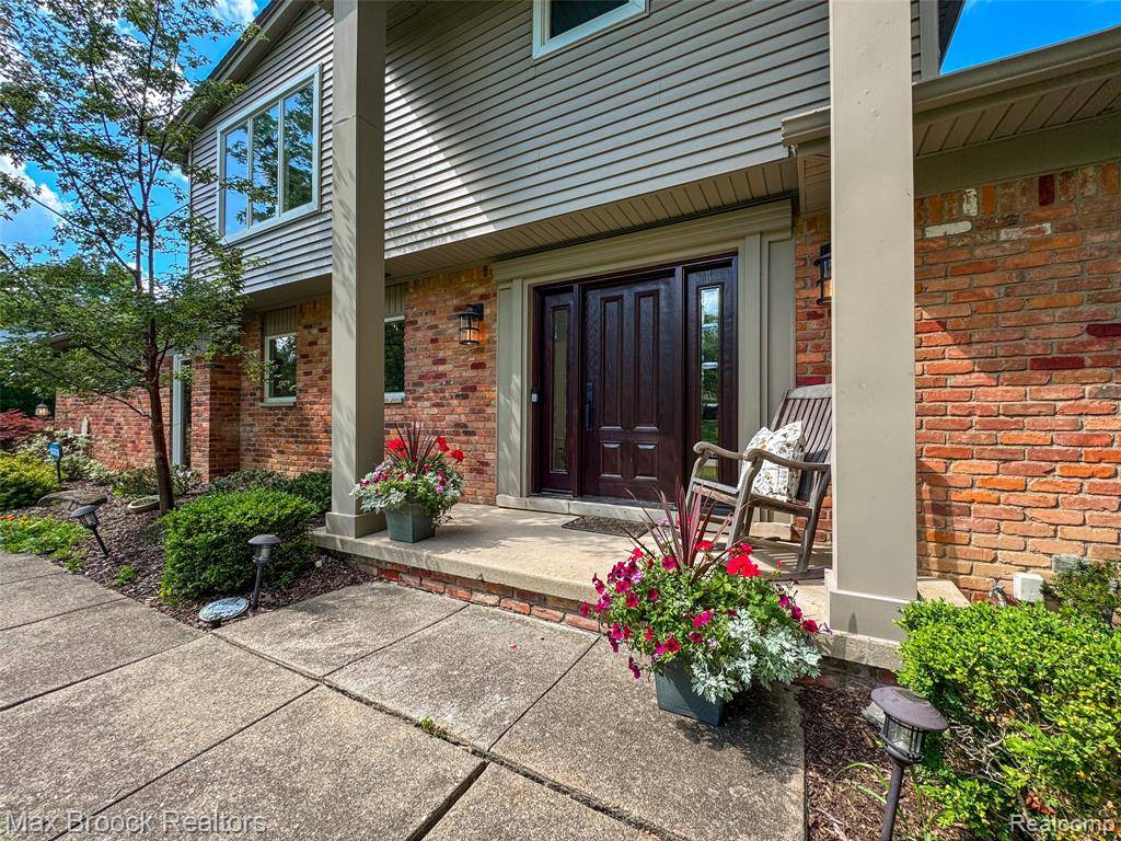 West Bloomfield, MI,6907 W Knollwood Circle