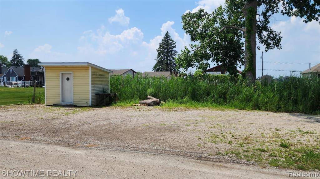 Clay, MI 48001,9825 Willow Court