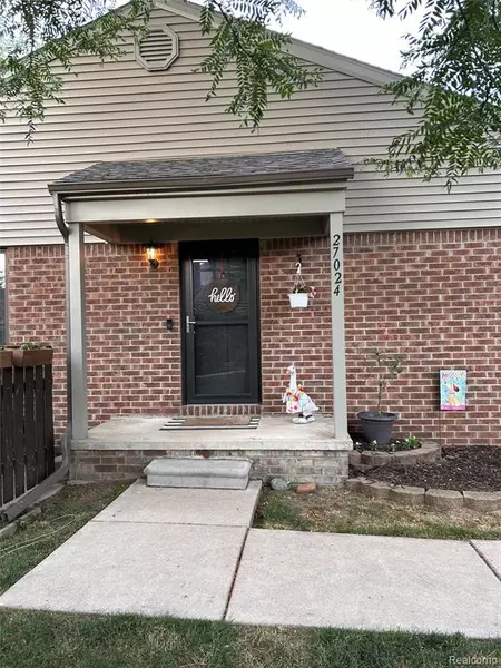 27024 Winchester Court, Trenton, MI 48183