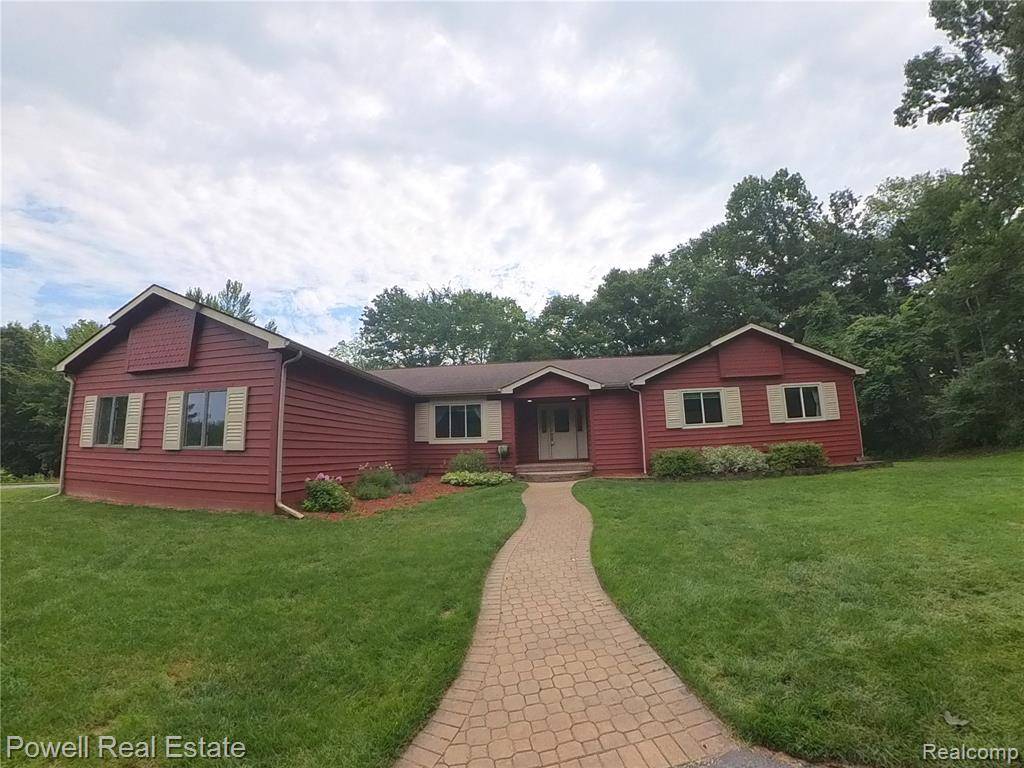 3740 Wood Point Drive, Ortonville, MI 48462