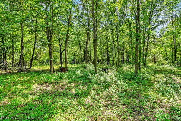 Davison, MI 48423,7132 N Oak Road