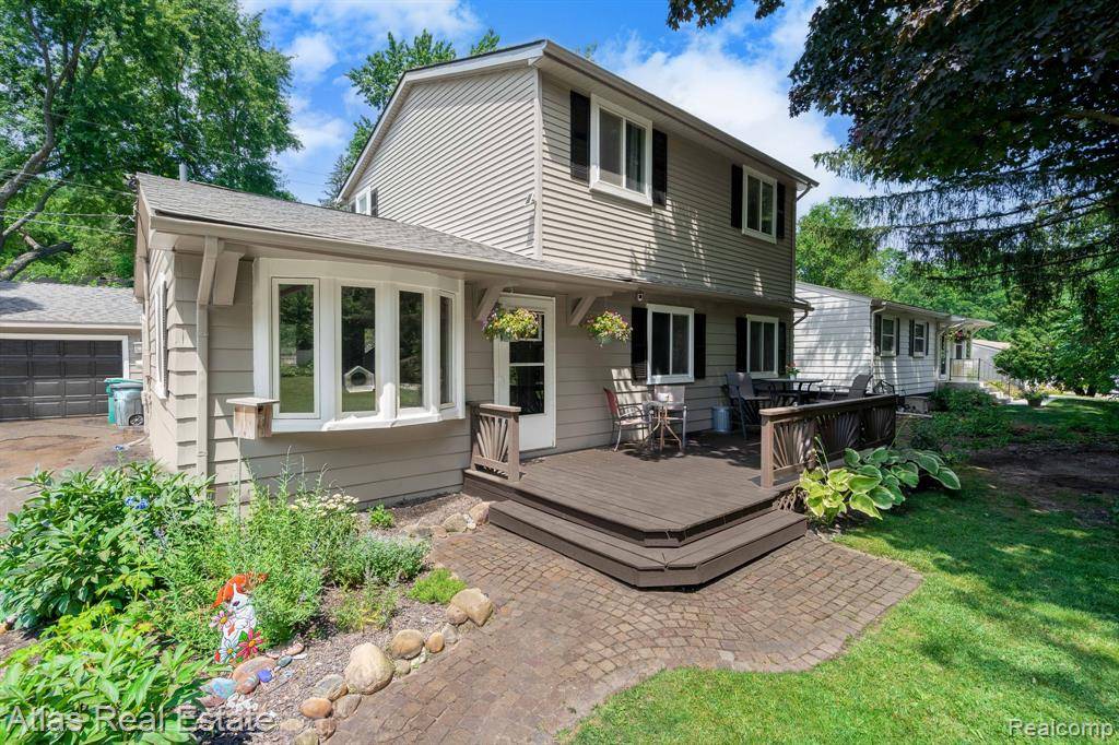 9318 Foster Road, Clarkston, MI