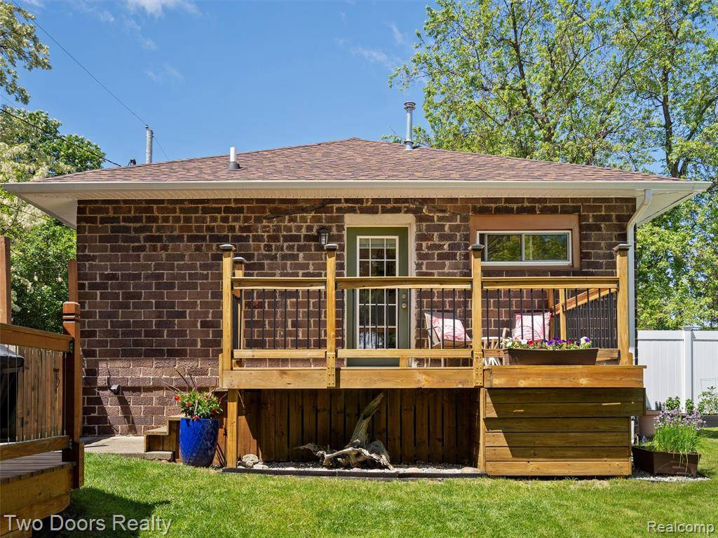 Lake Orion, MI 48362,30 Beebe Street