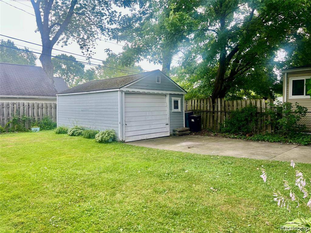 Berkley, MI 48072,1992 Griffith Avenue