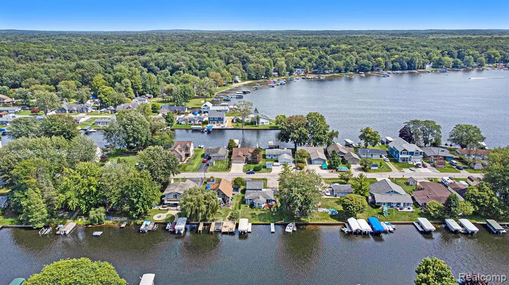 11124 COLONY Road, Pinckney, MI 48169