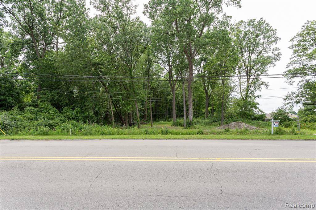 16068 MIDDLEBELT Road, Romulus, MI 48174