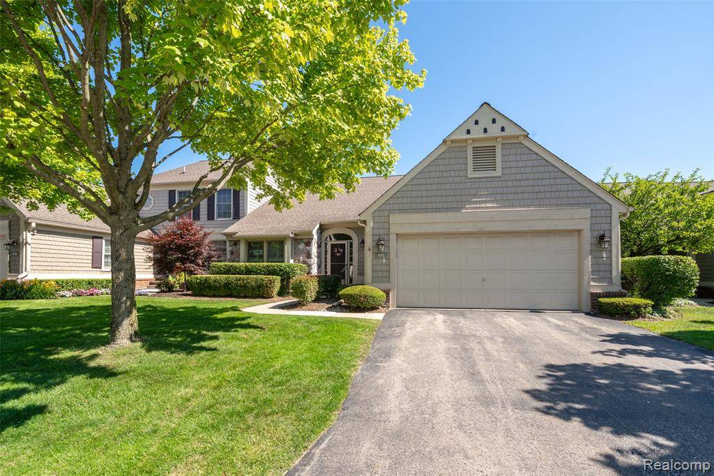 881 Tartan Trail, Bloomfield Hills, MI 48304