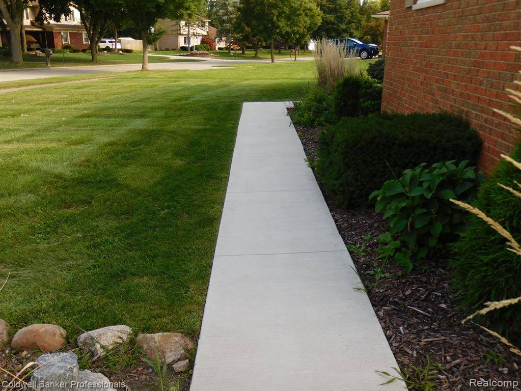 Troy, MI 48085,5283 Shrewsbury Drive