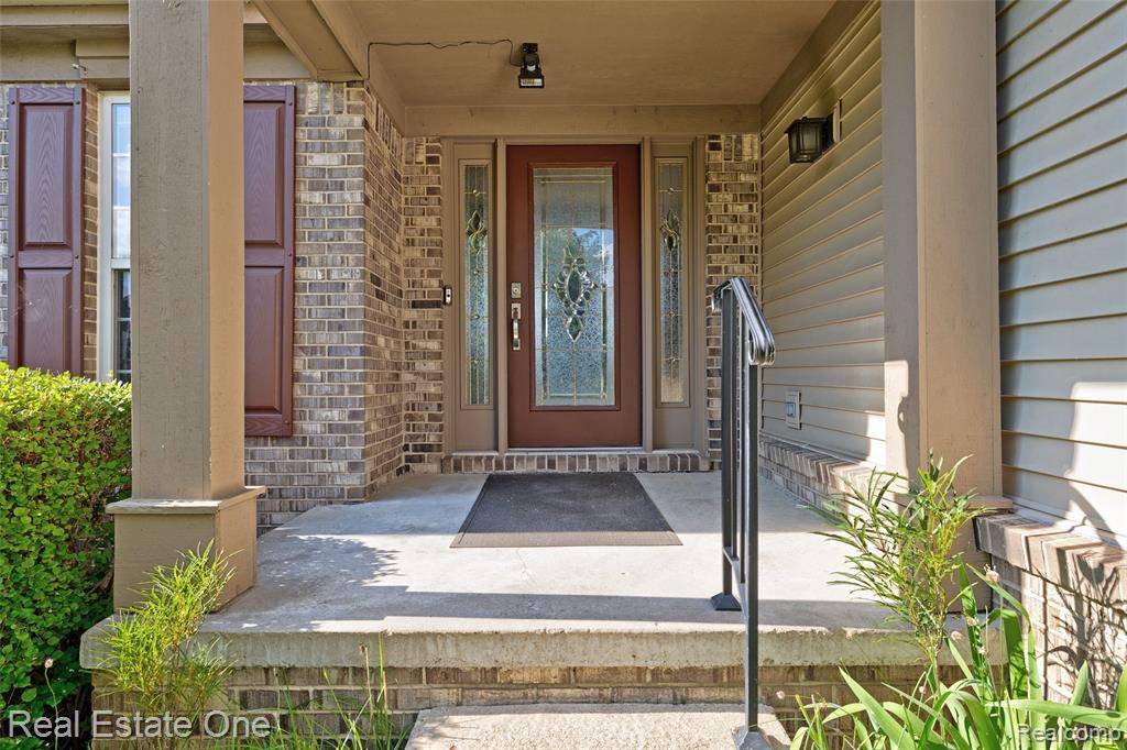 Oxford, MI 48371,560 Boulder Lake Drive