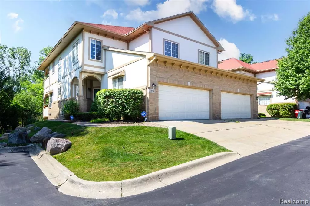 West Bloomfield, MI,5959 Bella Vista Drive