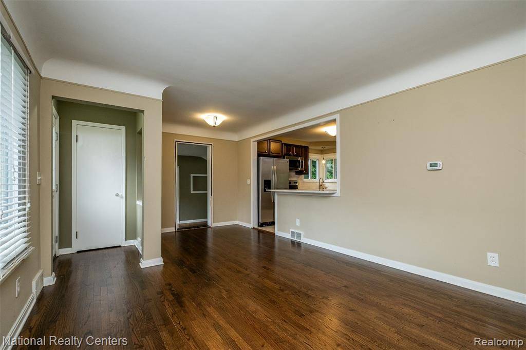 Novi, MI 48335,24010 Pickett Avenue