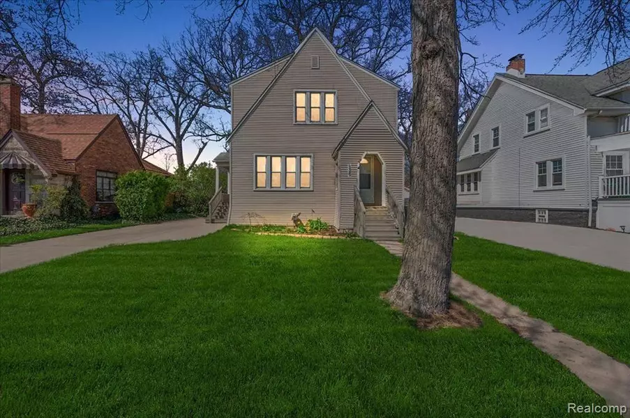 129 E Maryland Avenue, Royal Oak, MI 48067
