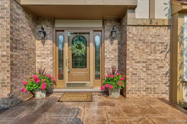 Novi, MI,24842 White Plains Drive