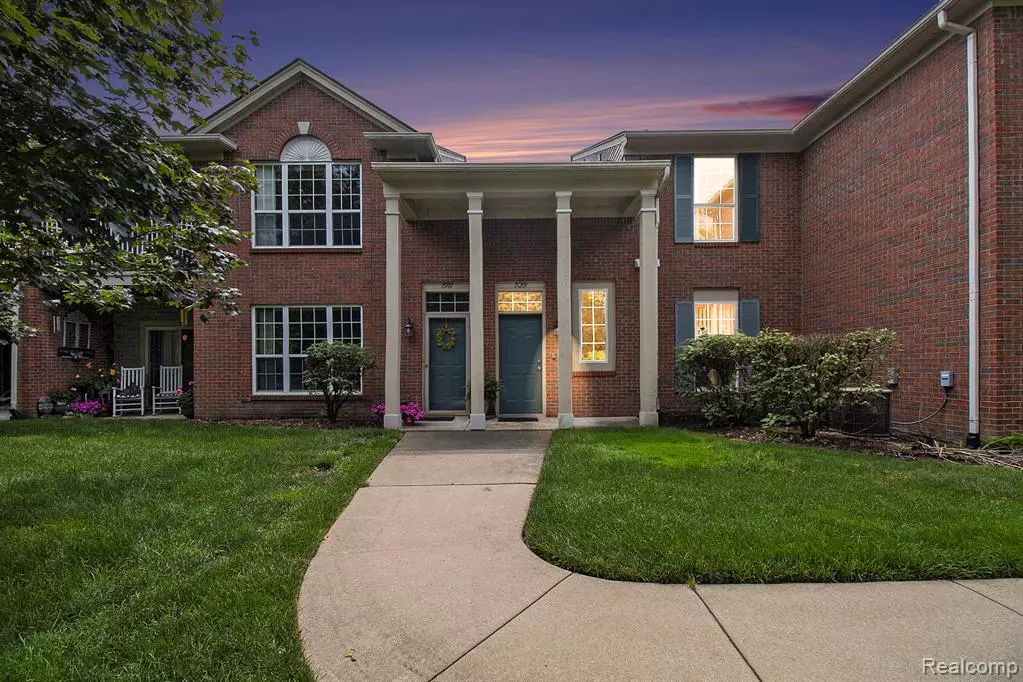 Walled Lake, MI 48390,15209 Chesapeake Circle