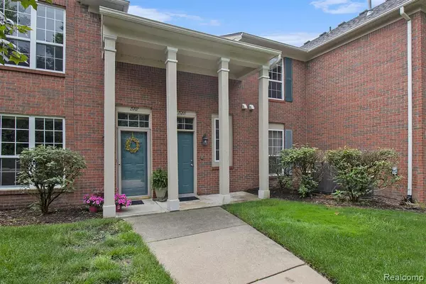 Walled Lake, MI 48390,15209 Chesapeake Circle