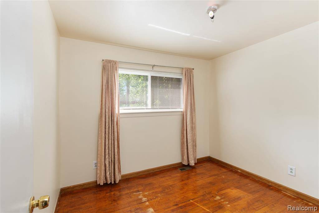 Ypsilanti, MI 48198,1684 Smith Street