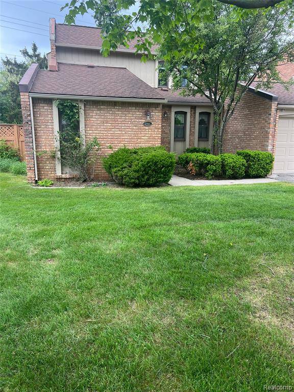 2906 Moon Lake Drive, West Bloomfield, MI 48323