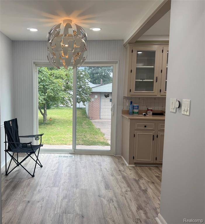 Westland, MI 48186,32720 Grandview Avenue