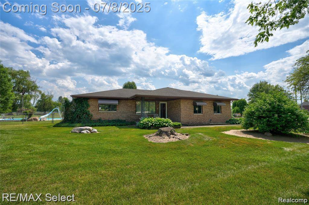 9215 W Grand Blanc Road, Gaines Vlg, MI 48436