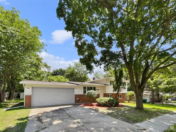 1326 Penarth Street, Commerce Twp, MI 48382