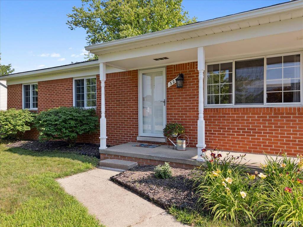 South Lyon, MI 48178,321 Harvard Avenue