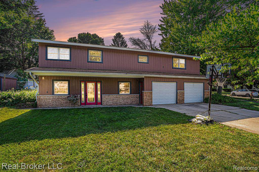 748 GREEN Street, South Haven, MI 49090