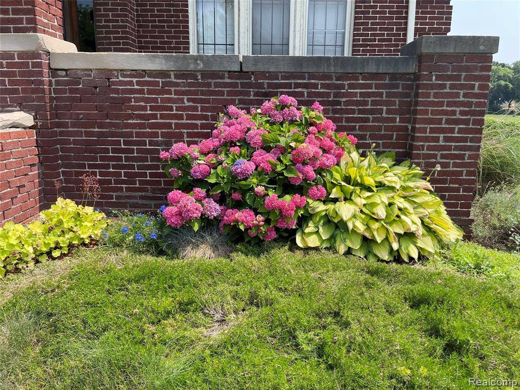 Detroit, MI 48206,1755 W Boston Boulevard