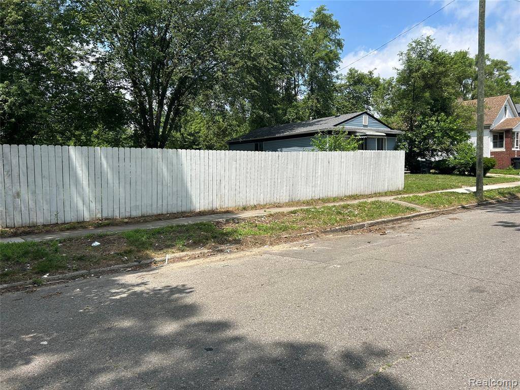 Hamtramck, MI 48212,17439 Lumpkin Street