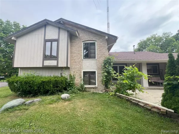 Farmington Hills, MI 48331,29203 Lake Park Drive