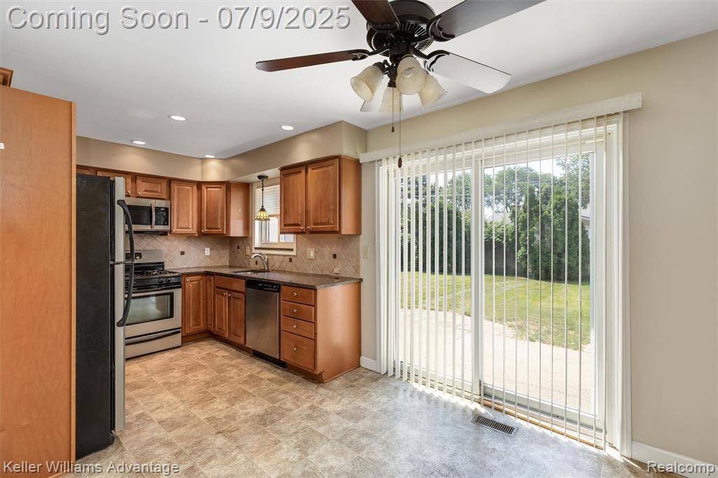 Westland, MI,34243 Algonquin Street