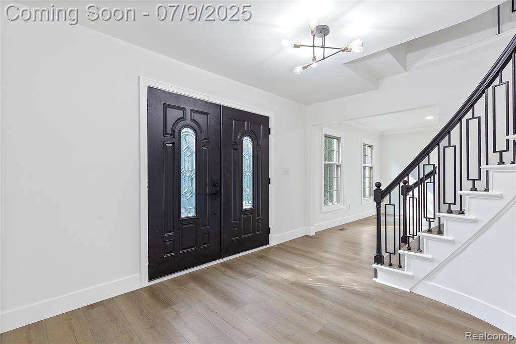 West Bloomfield, MI 48331,29818 deer run Deer run Court