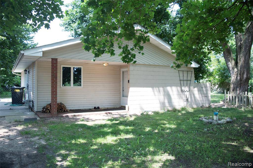 320 Barker Road, Whitmore Lake, MI 48189
