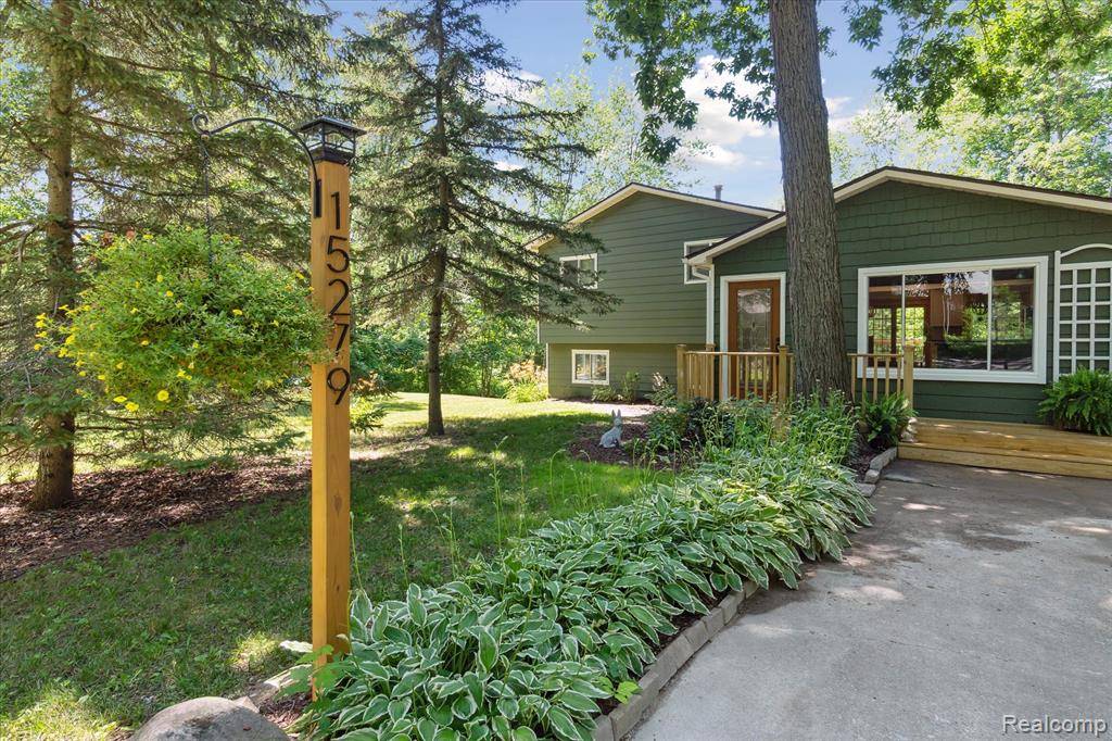 15279 Outer Drive, Linden, MI 48451