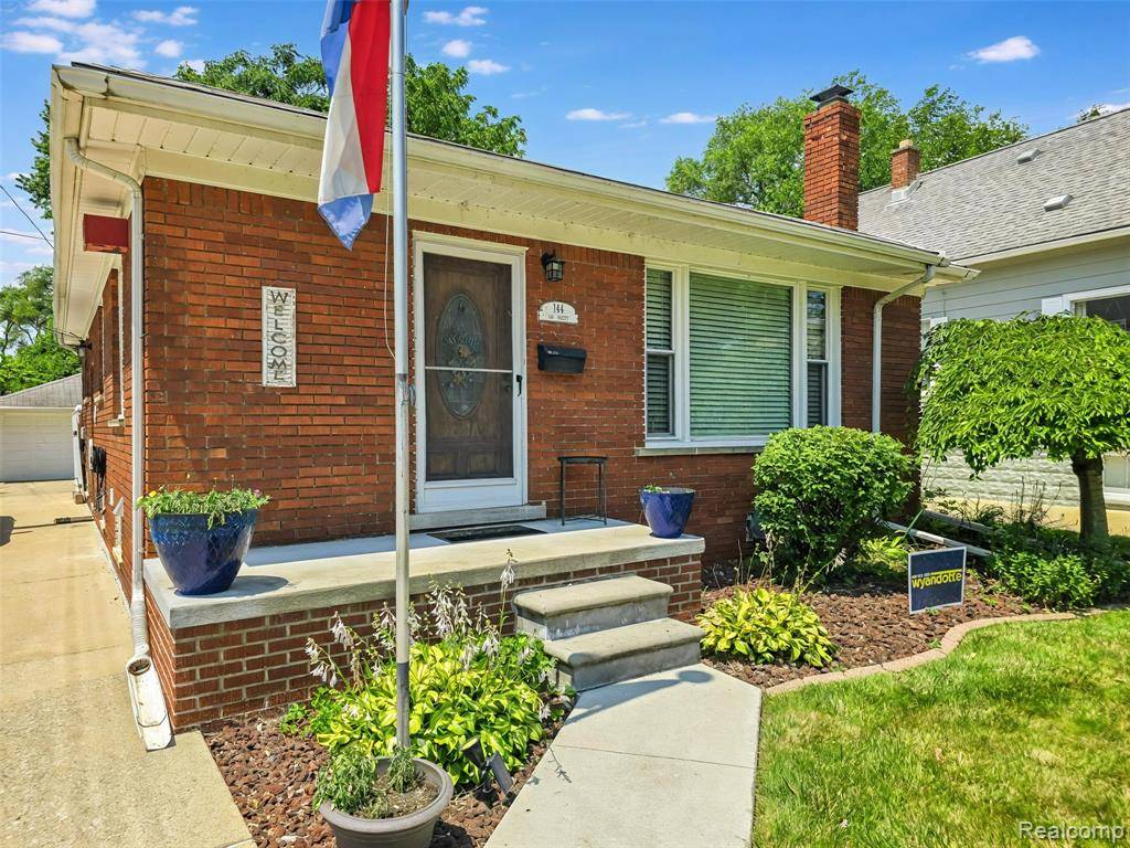 Wyandotte, MI 48192,144 1st Street