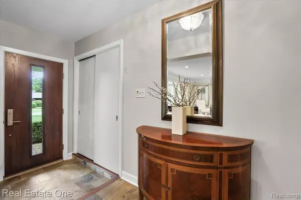 Bloomfield Hills, MI 48301,3830 Miller S Way