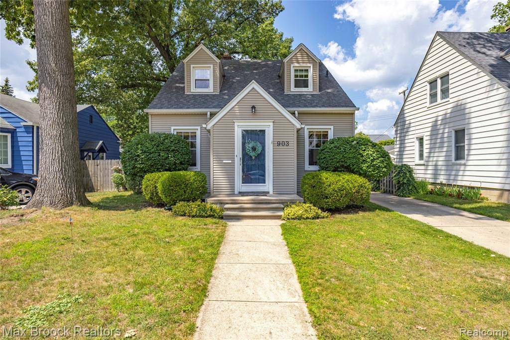 Royal Oak, MI 48067,903 Oakridge Avenue