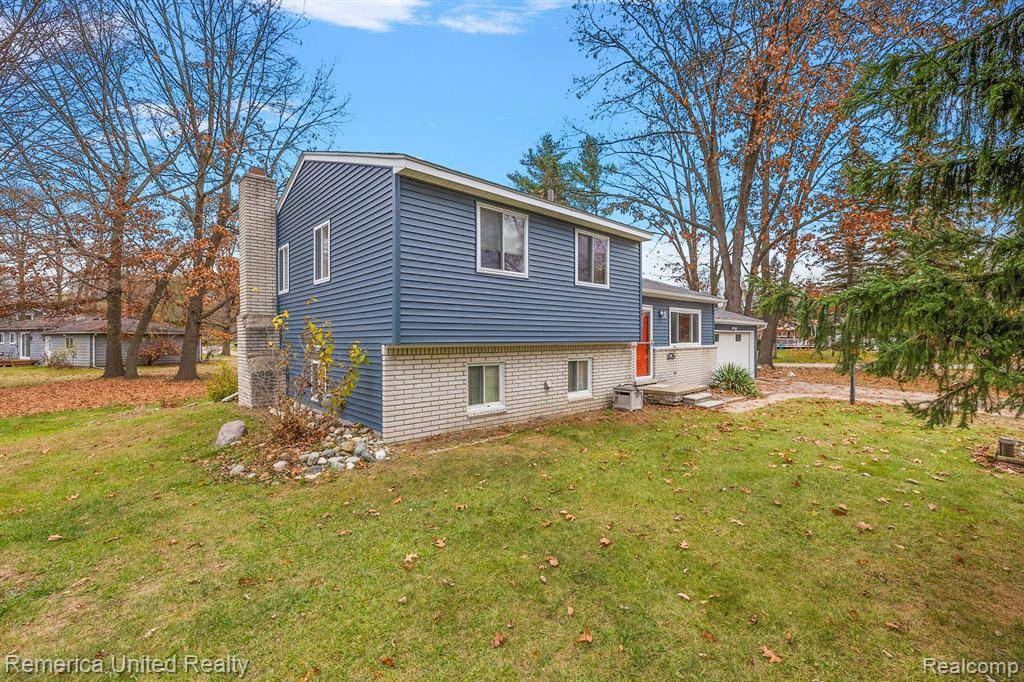 Commerce Twp, MI 48382,876 RIDGEMONT Street