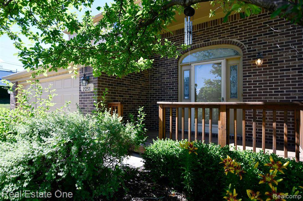 Rochester Hills, MI 48309,2251 CRYSTAL Drive