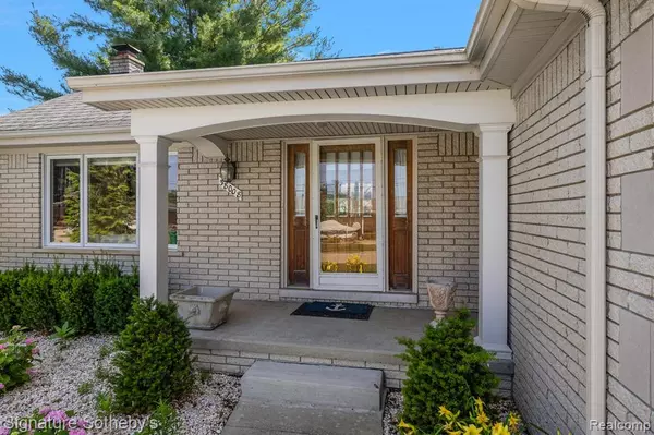 Harrison Township, MI,38008 Seaway Court