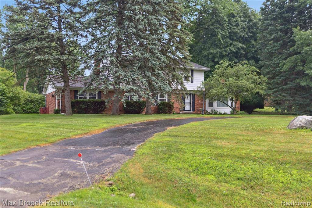 Troy, MI 48098,6810 Killarney Drive